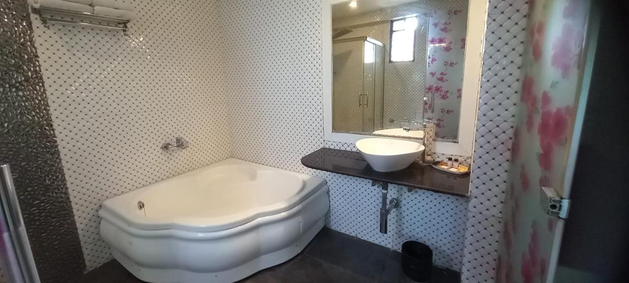 Ojas Hotel & Resort Durgāpur Εξωτερικό φωτογραφία